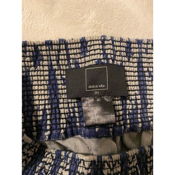 Dolce Vita Skirt with intricate gold beading. Size Medium. - Picture 4 of 4